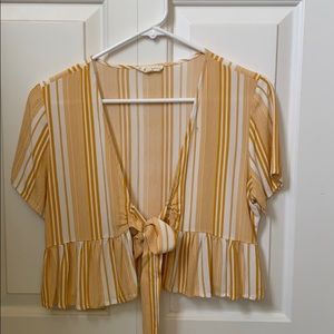 Front tie flowy crop top